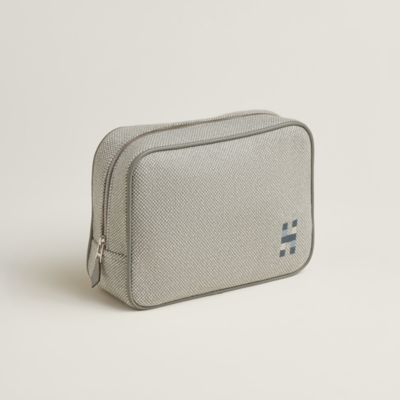 HERMES ポーチ　シャピートルH キャヴァリエ　グレー　未使用 ポーチ 《シャピートルH・キャヴァリエ》刺繍入り PM - ベージュ